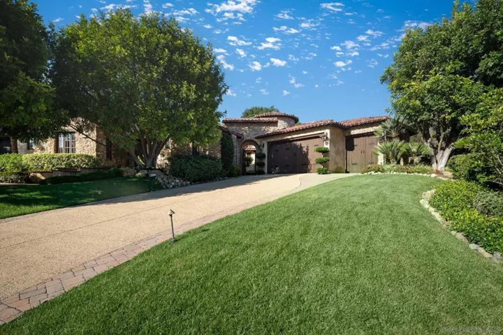 7059 Calle Portone, Rancho Santa Fe, California 92091