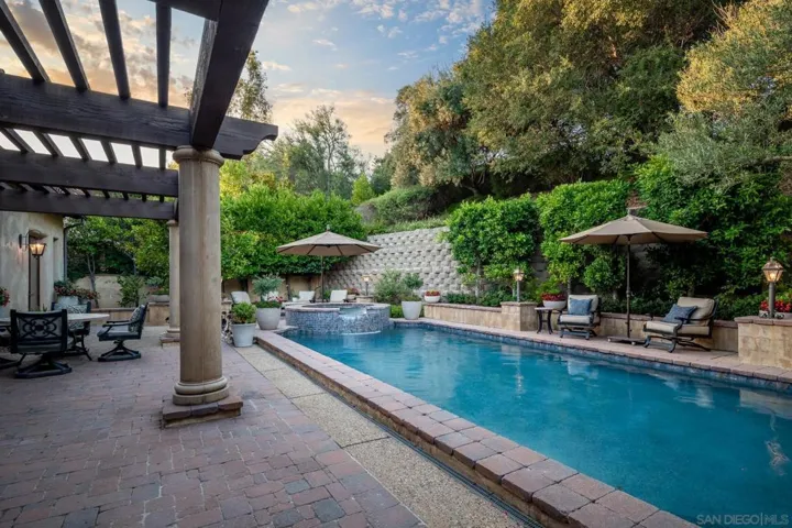 7059 Calle Portone, Rancho Santa Fe, California 92091