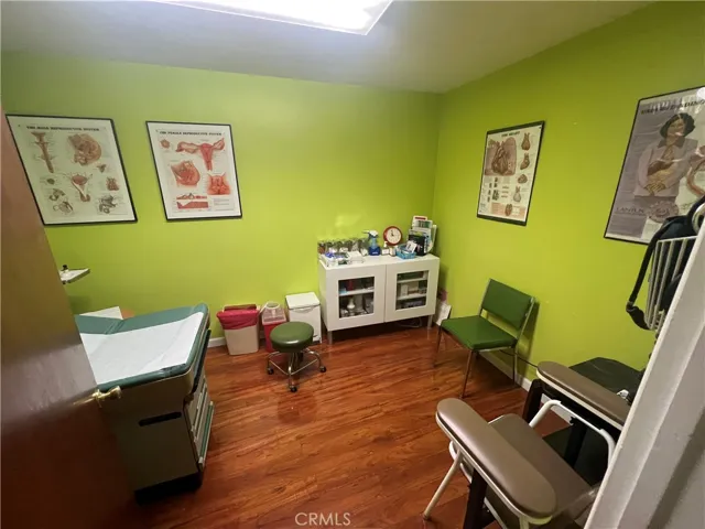 7121 W Manchester Avenue, Los Angeles, California 90045