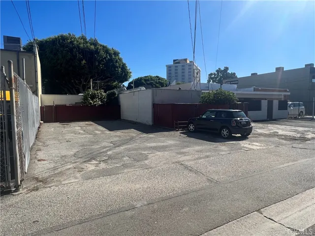 7121 W Manchester Avenue, Los Angeles, California 90045