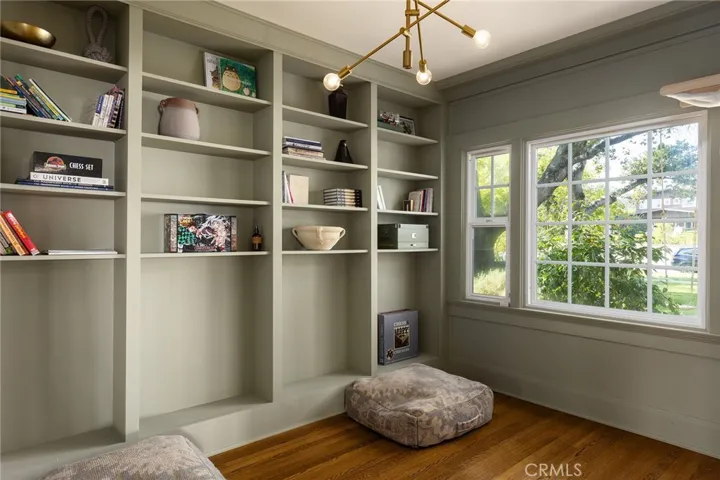 1732 E Mountain Street, Pasadena, California 91104