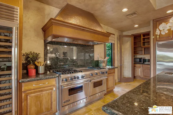 Gourmet Kitchen