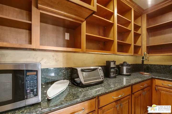 Walk in Pantry