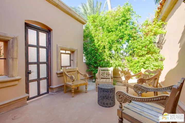 Private retreat space