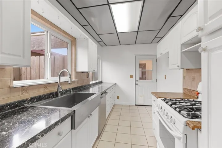 4168 Ish Drive, Simi Valley, California 93063
