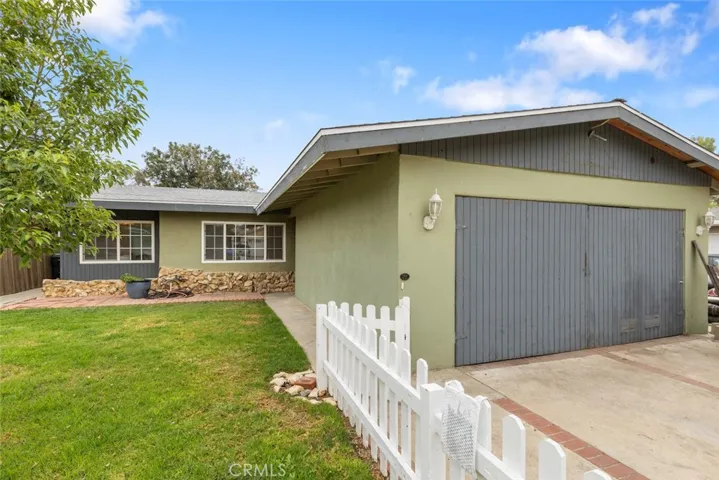 4168 Ish Drive, Simi Valley, California 93063