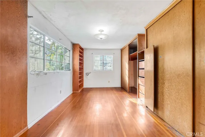 10520 Ashton Avenue, Los Angeles, California 90024