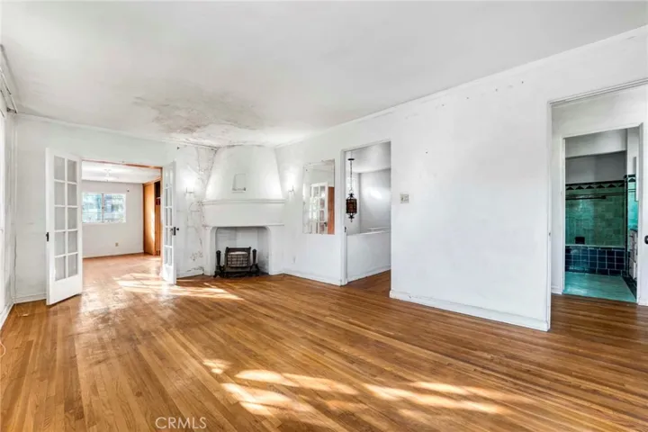 10520 Ashton Avenue, Los Angeles, California 90024