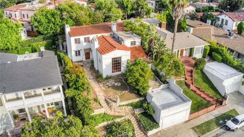 10520 Ashton Avenue, Los Angeles, California 90024