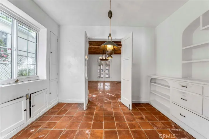 10520 Ashton Avenue, Los Angeles, California 90024