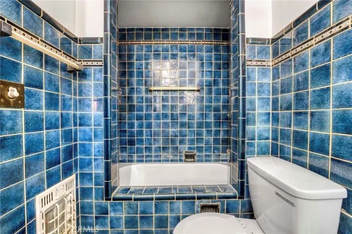 10520 Ashton Avenue, Los Angeles, California 90024