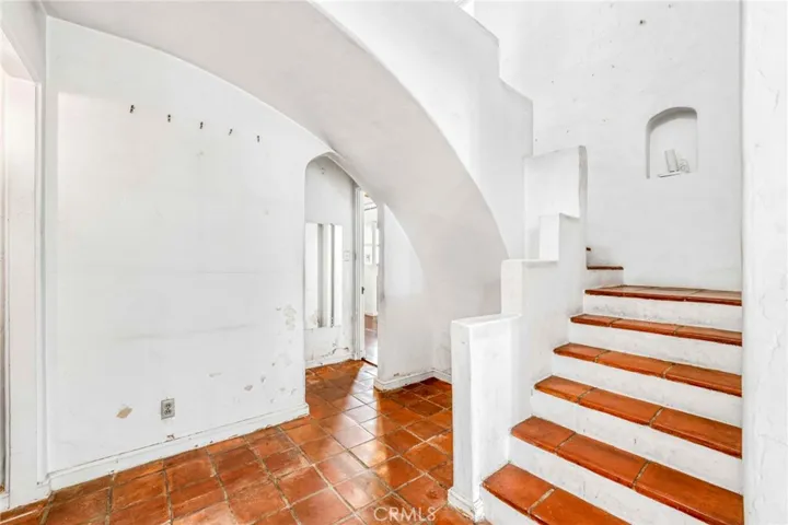 10520 Ashton Avenue, Los Angeles, California 90024