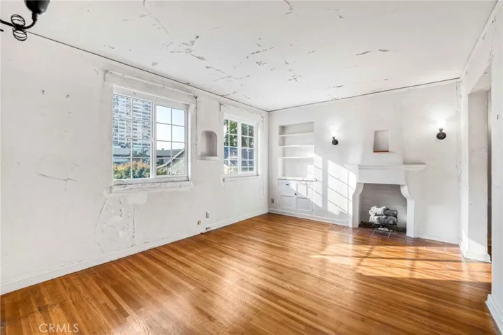 10520 Ashton Avenue, Los Angeles, California 90024