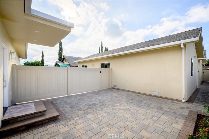 9947 Covello Street, Burbank, California 91504