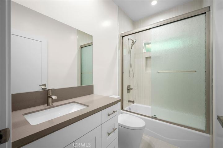 9947 Covello Street, Burbank, California 91504
