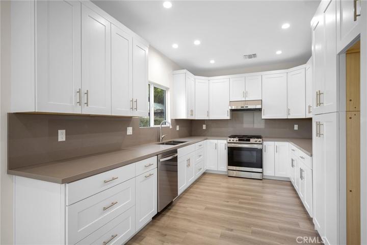 9947 Covello Street, Burbank, California 91504