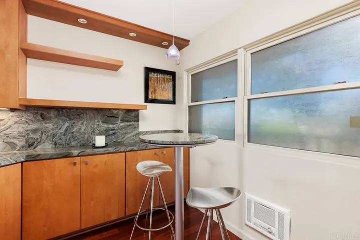 369 W I Street, Encinitas, California 92024
