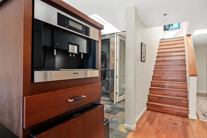 369 W I Street, Encinitas, California 92024