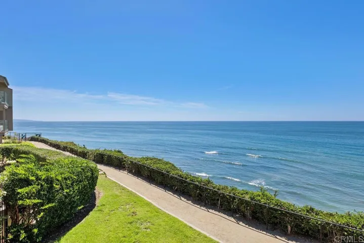 369 W I Street, Encinitas, California 92024