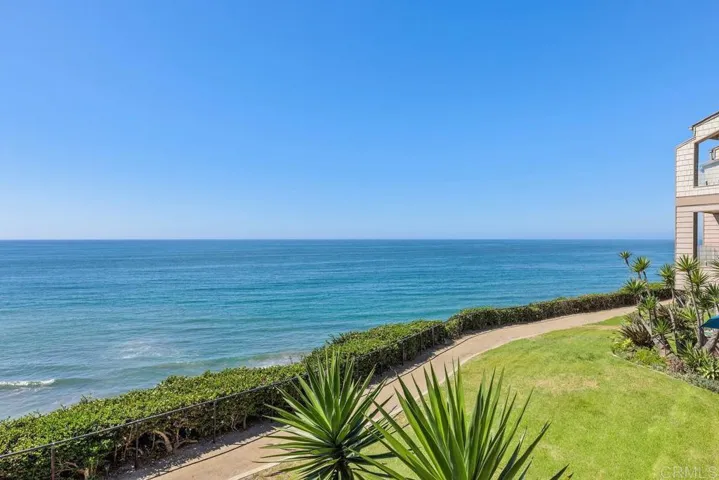 369 W I Street, Encinitas, California 92024
