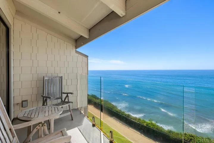 369 W I Street, Encinitas, California 92024