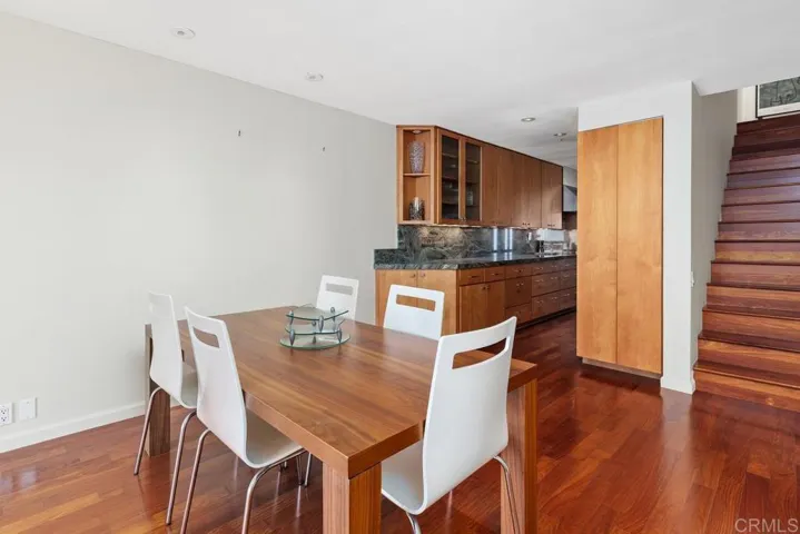 369 W I Street, Encinitas, California 92024