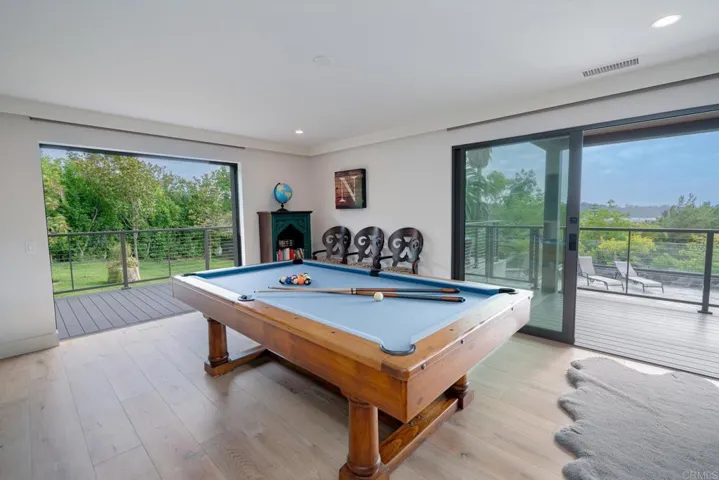 Three Full Sliders to Back Decking