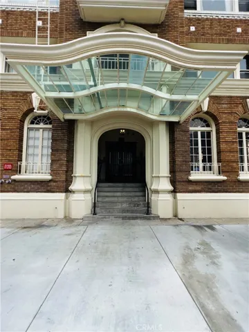 FRONT BLDG ENTRY