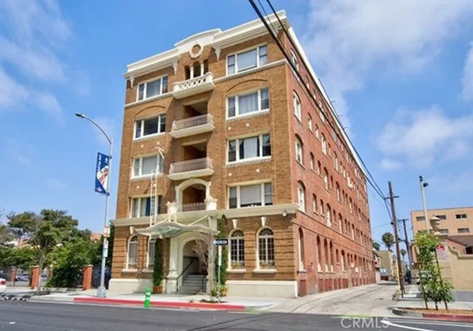 HOA BLDG