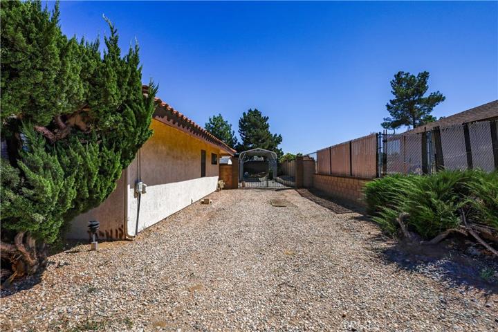 9419 Sierra Vista Road, Phelan, California 92371