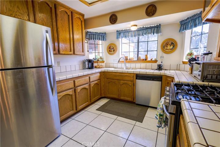9419 Sierra Vista Road, Phelan, California 92371