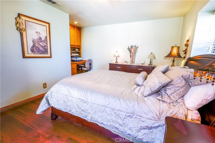 9419 Sierra Vista Road, Phelan, California 92371