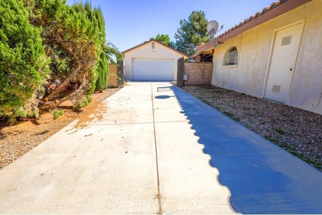 9419 Sierra Vista Road, Phelan, California 92371