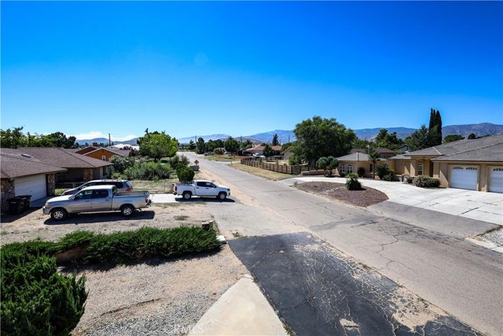9419 Sierra Vista Road, Phelan, California 92371
