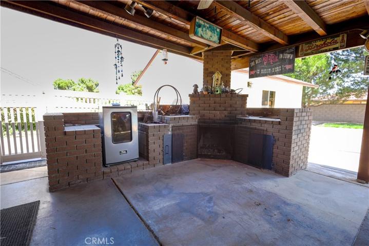 9419 Sierra Vista Road, Phelan, California 92371
