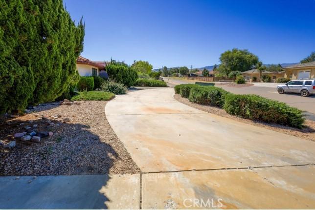 9419 Sierra Vista Road, Phelan, California 92371