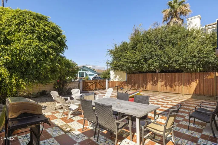 47-web-or-mls-UpmarketMedia_128Cam-134