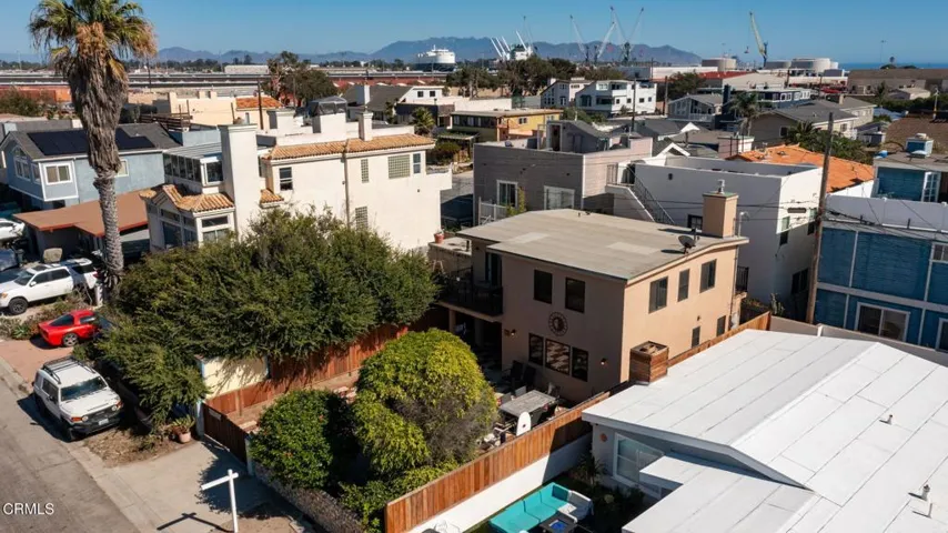 51-web-or-mls-UpmarketMedia-128Cam-aer-1