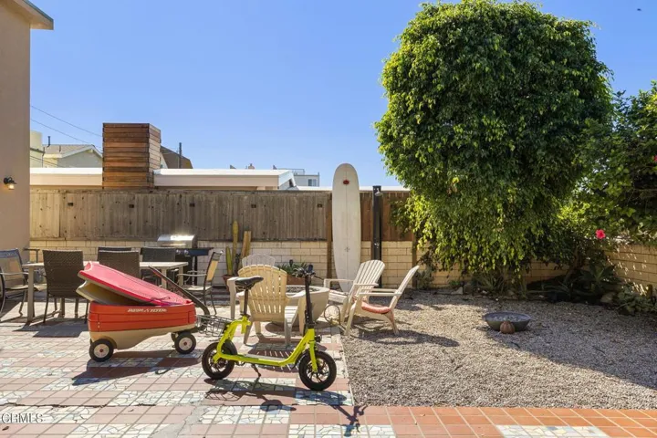 45-web-or-mls-UpmarketMedia_128Cam-125