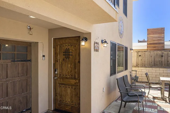 7-web-or-mls-UpmarketMedia_128Cam-137