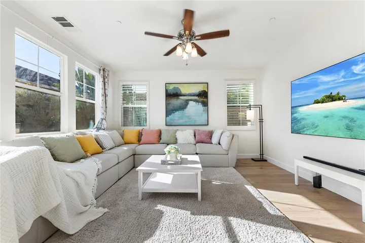 132 Laceflower, Irvine, California 92618