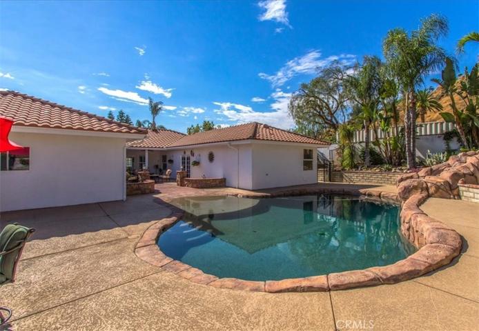 6945 Browning Road, Highland, California 92346