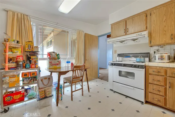 392 W 8th Street, Upland, California 91786