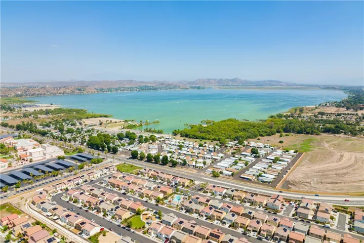 32925 Middlegate Place, Lake Elsinore, California 92530