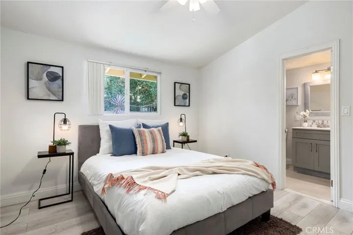 805 Towne Street, Costa Mesa, California 92627