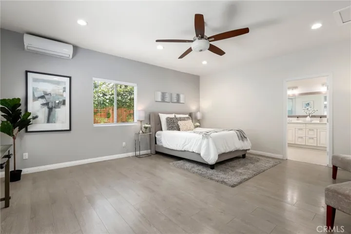 805 Towne Street, Costa Mesa, California 92627