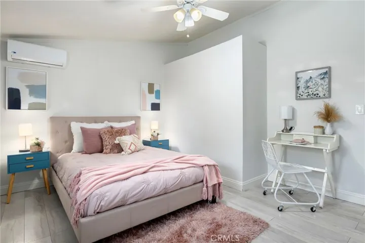 805 Towne Street, Costa Mesa, California 92627