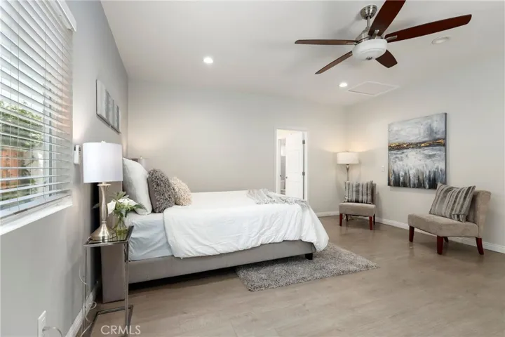 805 Towne Street, Costa Mesa, California 92627