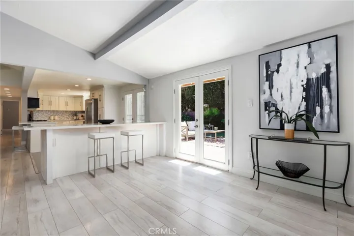 805 Towne Street, Costa Mesa, California 92627