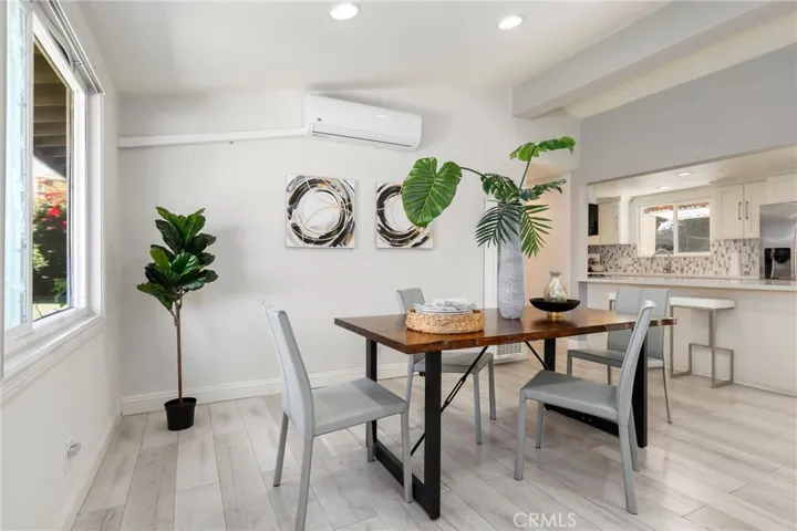 805 Towne Street, Costa Mesa, California 92627